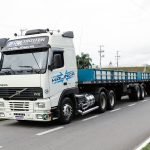 Veículo bitrem da frota de caminhões Kalinca